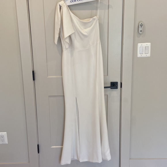 Georgina One Shoulder Crepe Gown - Picture 4 of 5